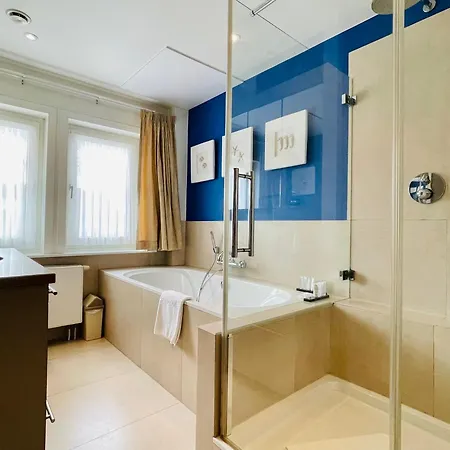 Boutique 'hof Ter Duinen' מלון 4*