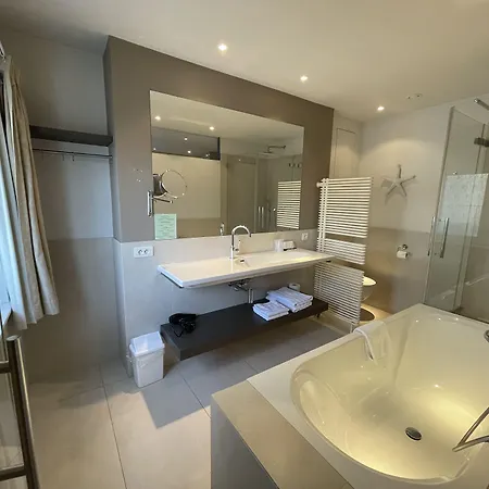 Boutique 'hof Ter Duinen' Hotel 4*